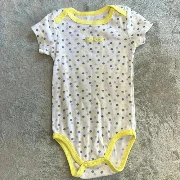 ⭐️Host Pick⭐️ Calvin Klein - 4 piece bundle. Size 0-3/3-6  month - Picture 3 of 8